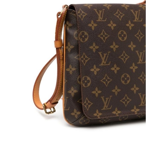 PRE LOVED Louis Vuitton Musette PM - Picture 3 of 12